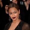 Beyoncé assiste au MET Gala au Metropolitan Museum of Art, pour le vernissage de l'exposition Charles James: Beyond Fashion. New York, le 5 mai 2014.