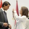 Le tennisman Rafael Nadal reçoit des mains de la maire de Madrid Ana Botella le titre de "Fils adoptif" de la ville de Madrid, le 5 mai 2014. 