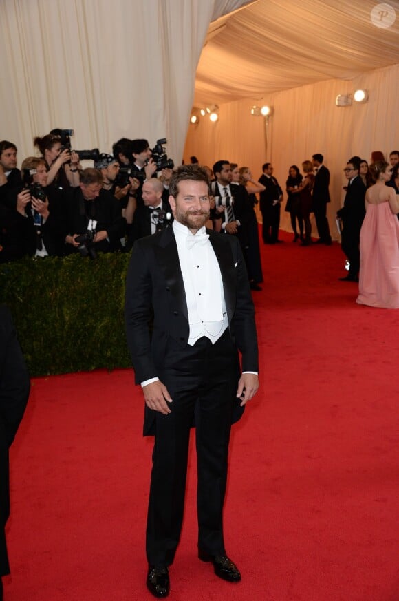 Bradley Cooper lors de la soirée au Metropolitan Museum of Art, le Costume Institute Gala, à New York le 5 mai 2014. L'acteur a pris du poids pour les besoins du film American Sniper