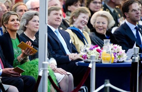Willem-Alexander et Maxima des Pays-Bas, ainsi que la princesse Beatrix, prenaient part, le 5 mai 2014 à Amsterdam, aux festivités organisées dans le cadre du Concert de la Liberté pour la Fête de la Libération.