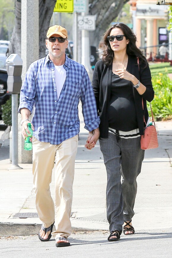 Bruce Willis ete Emma Heming à Santa Monica, Los Angeles, le 21 mars 2014.