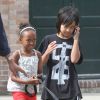 Zahara et Maddox, enfants de Brad Pitt et Angelina Jolie, à la Nouvelle-Orléans le 7 mars 2012