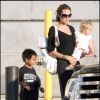 Angelina Jolie avec sa fille Shiloh et son fils Maddox le 11 août 2007