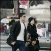 Brad Pitt et Angelina Jolie avec leurs enfants Zahara et Maddox à Paris le 20 février 2006