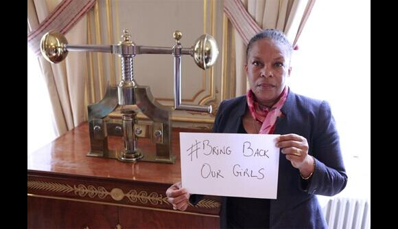 Christina Taubira s'engage pour les jeunes lycéennes nigérianes. Voici aussi soutenez la cause avec le hashtag #BringBackOurGirls