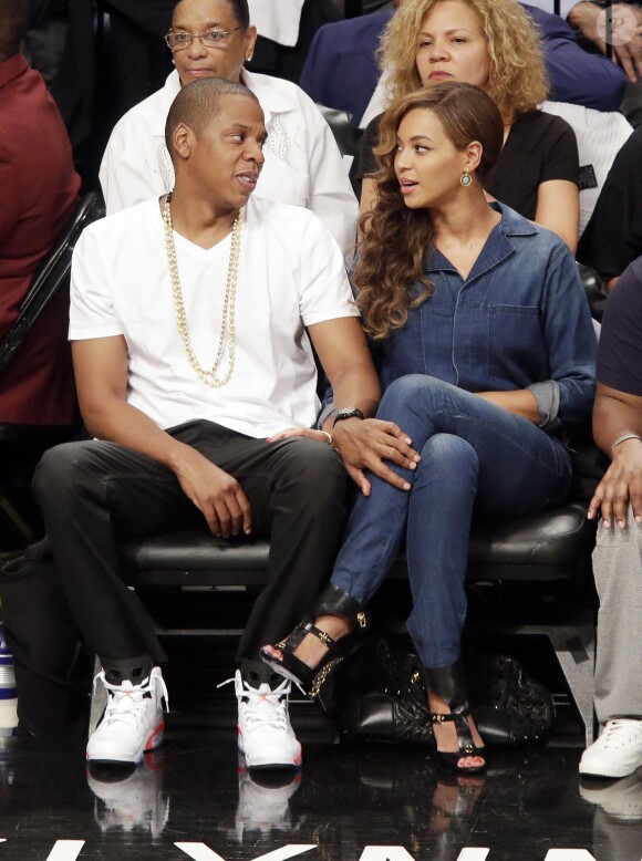 Jay Z et Beyoncé assistent au match opposant les Brooklyn Nets aux Miami Heat, au Barclays Center. New York , le 12 mai 2014.