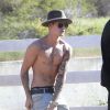 Justin Bieber fait du cheval torse nu à Los Angeles, le 12 mai 2014. 