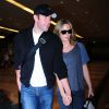 John Krasinski et Emily Blunt arrivent à l'aéroport de New York, le 2 juin 2013. 