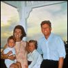 Archives - JFK et Jackie Kennedy, avec leurs enfants John John et Caroline.