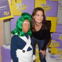 Katie Holmes : Complice avec un Oompa Loompa, elle se régale chez Willy Wonka