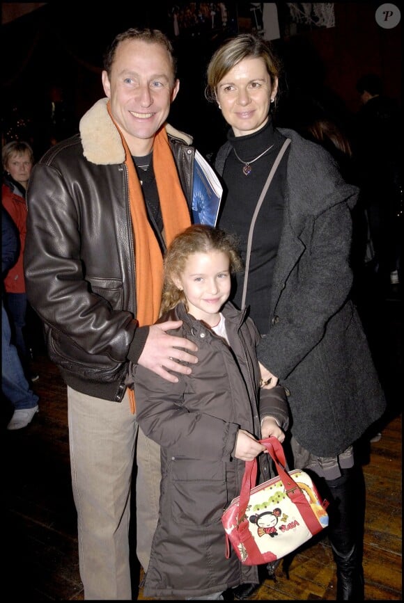 Jean-Pierre Papin, son épouse Florence et leur fille Laura, à Paris en novembre 2007.