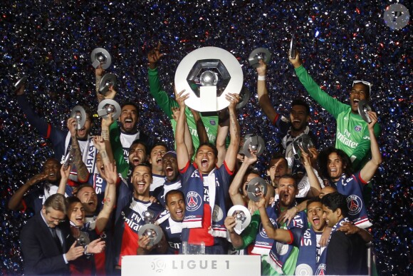 L'équipe du Psg célèbre le titre de Champion de France 2014 après le match Psg-Montpellier au Parc des Princes à Paris, le 17 mai 2014 