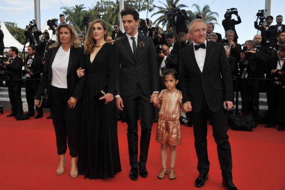 Lisa Azuelos, Julie Gayet, Mika, François-Henri Pinault et sa fille Valentina Pinault - Montée des marches du film "Saint-Laurent" lors du 67e Festival du film de Cannes le 17 mai 2014.