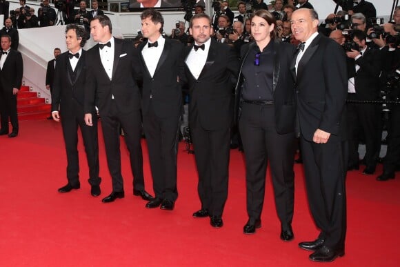 Mark Ruffalo, Channing Tatum, Bennett Miller, Steve Carell, Megan Ellison et Jon Kilik à la montée des marches de Foxcatcher à l'occasion du 67e Festival de Cannes, le 19 mai 2014.