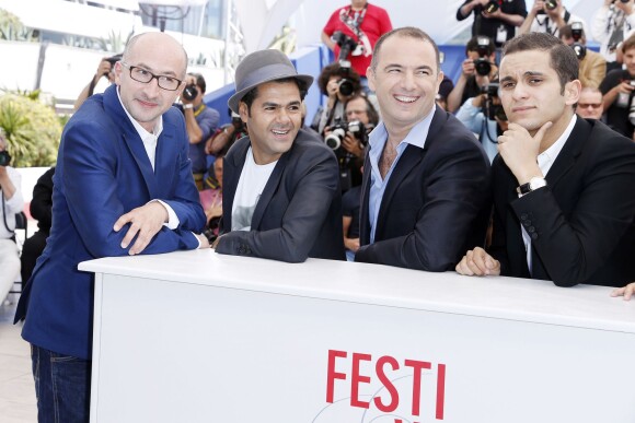 Fatsah Bouyahmed, Jamel Debbouze, Mohamed Hamidi et Malik Bentalha - Photocall du film "Né quelque part" au 66e Festival du Film de Cannes. Le 21 mai 2013.