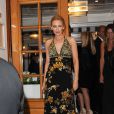 Kylie Minogue quitte le restaurant Tetou à l'issue du dîner organisé par Vanity Fair. Golfe-Juan, le 20 mai 2014.
