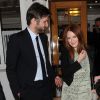 Bart Freundlich et Julianne Moore quittent le restaurant Tetou à l'issue du dîner organisé par Vanity Fair. Golfe-Juan, le 20 mai 2014.