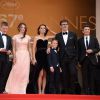 Le réalisateur Michel Hazanavicius, Bérénice Bejo, Abdul-Khalim Mamatsuiev, Maxim Emelianov, Zukhra Duishvili - Montée des marches du film "The Search" lors du 67e Festival du film de Cannes le 21 mai 2014