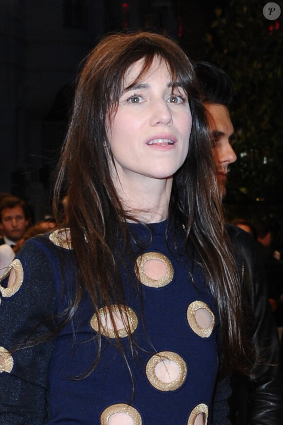 Charlotte Gainsbourg à la montée des marches pour le film "Mommy" lors du 67e Festival de Cannes, le 22 mai 2014.
