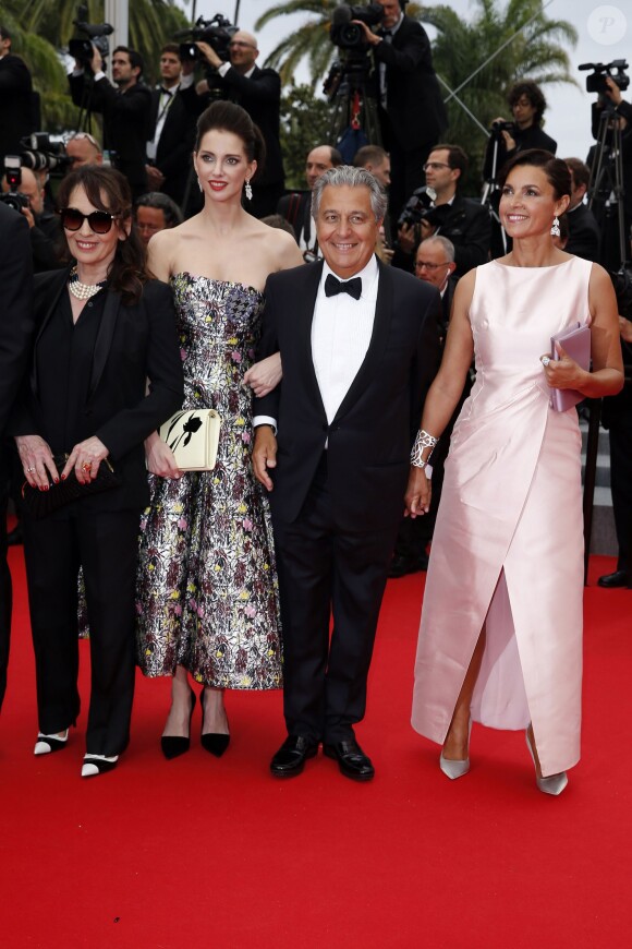Chantal Lauby, Frédérique Bel, Christian Clavier et Isabelle De Araujo (Bijoux APM Monaco) - Montée des marches du film "Jimmy's Hall" lors du 67e Festival du film de Cannes le 22 mai 2014
