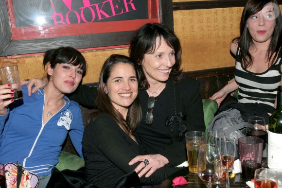 Jennifer Ayache, Karine Lazard et Chantal Lauby lors d'une fête au Mandalaray club à Paris le 26 janvier 2006