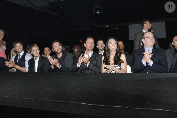 Kellan Lutz, Justin Bieber, Tamara Ecclestone et son époux Jay Rutland, le prince Albert II de Monaco lors de la soirée 'Amber Lounge' U Nite au Sea Club de l'hôtel Le Meridien à Monaco le 23 Mai 2014