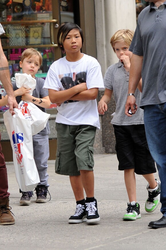 Pax, Shiloh et Knox, les enfants de Brad Pitt et Angelina Jolie, à New York le 12 mai 2014