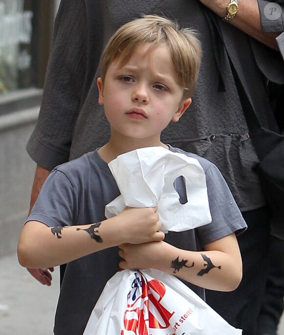 Knox, enfant de Brad Pitt et Angelina Jolie, à New York le 12 mai 2014