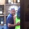 George Clooney célèbre ses fiançailles avec la belle avocate Amal Alamuddin entouré de ses amis au Cafe Habana à Malibu (Los Angeles) le 11 mai 2014