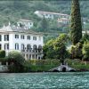 La maison de George Clooney, près du Lac de Côme, en Italie, a été visitée par un voleur.