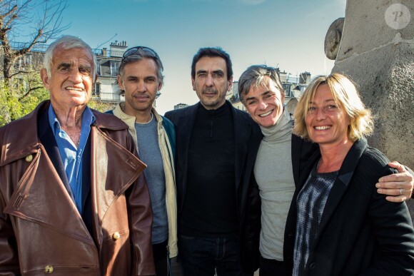 Exclusif - Jean-Paul Belmondo, son fils Paul et le producteur Cyril Viguier fêtent la concrétisation du documentaire qui va être tourné pour TF1 sur Jean-Paul Belmondo le 20 mars 2014
