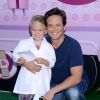 Scott Wolf et son fils Jackson Wolf à Los Angeles, le 26 septembre 2013.