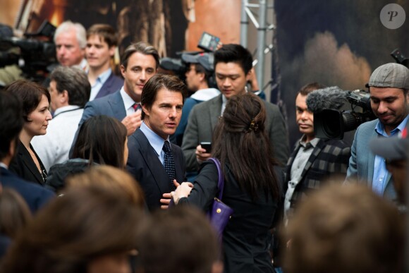 Tom Cruise face aux fans et à la presse - Avant-première du film "Edge of Tomorrow" à Paris le 28 mai 2014.