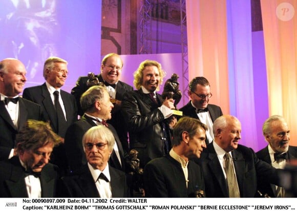 Karlheinz Böhm, Thomas Gottschalk, Roman Polanski, Bernie Ecclestone, Jeremy Irons, Mikhail Gorbatchev et Christopher Lee lors de la soirée des World Awards 2002 à Hofbourg en Autriche 