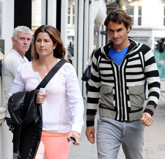 Roger Federer et son épouse Mirka en pleine session shopping sur Bond Street à Londres le 19 juin 2012