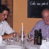 Rafael Nadal, avec sa compagne Xisca Perello, était l'invité du roi Juan Carlos Ier d'Espagne le 10 août 2012 au restaurant Flanigan, à Majorque.