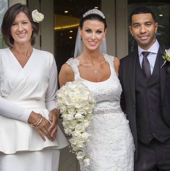 Jermaine Pennant avec sa femme Alice Goodwin et sa belle-mère lors de son mariage à Knutsford - mai 2014 