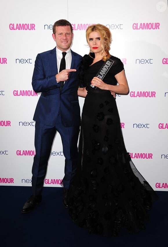 Dermot O'Leary et Paloma Faith, lauréate du prix de chanteuse solo de l'année, assistent aux Glamour Women Of The Year Awards 2014, au Berkeley Square Gardens. Londres, le 3 juin 2014.