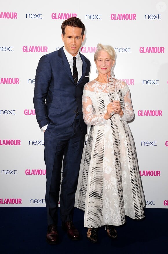 Ryan Reynolds et Dame Helen Mirren, honorée par le prix d'icône, assistent aux Glamour Women Of The Year Awards 2014, au Berkeley Square Gardens. Londres, le 3 juin 2014.