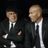 Carlo Ancelotti, l'entraineur du Real Madrid et Zinedine Zidane, assistant de l'entraîneur du Real Madrid, le 18 août 2013. 