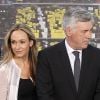 Carlo Ancelotti et sa future femme Mariann et Florentino Perez, durant sa présentation à Madrid, le 26 juin 2013. 