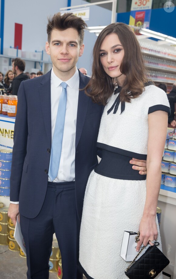 Keira Knightley et son mari James Righton au Grand Palais à Paris, le 4 mars 2014.