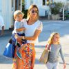 Alessandra Ambrosio et ses enfants Anja et Noah se baladent au Brentwood Country Mart à Brentwood. Los Angeles, le 4 juin 2014.