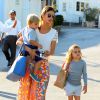 Alessandra Ambrosio et ses enfants Anja et Noah se baladent au Brentwood Country Mart à Brentwood. Los Angeles, le 4 juin 2014.