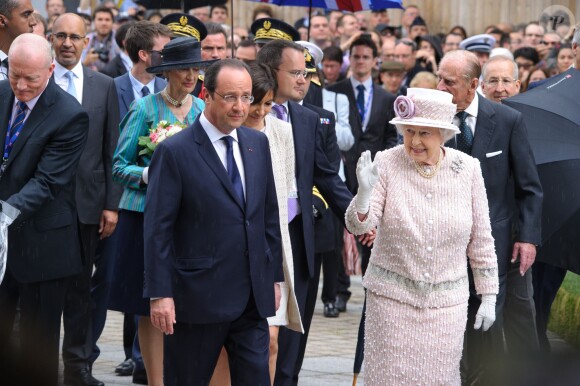 La reine Elisabeth II d'Angleterre, François Hollande à la mairie de Paris le 7 juin 2014.