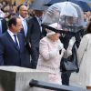 Anne Hidalgo, la reine Elisabeth II d'Angleterre, François Hollande à la mairie de Paris le 7 juin 2014.