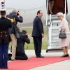 La reine Elizabeth II d'Angleterre, François Hollande - La reine Elizabeth II quitte la France, Villacoublay le 7 juin 2014.