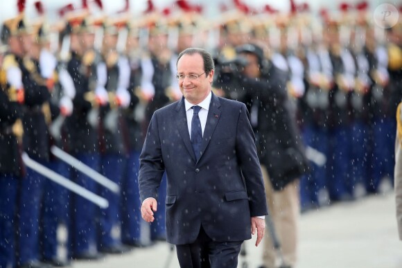François Hollande - La reine Elizabeth II quitte la France, Villacoublay le 7 juin 2014.