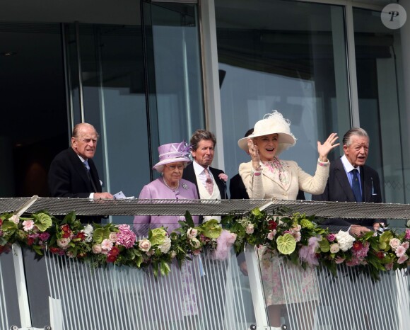 Elizabeth II, Philip, et la princesse Michael de Kent au Derby Day, Epsom Downs Racecourse, dans le Surrey, le 7 juin 2014.
