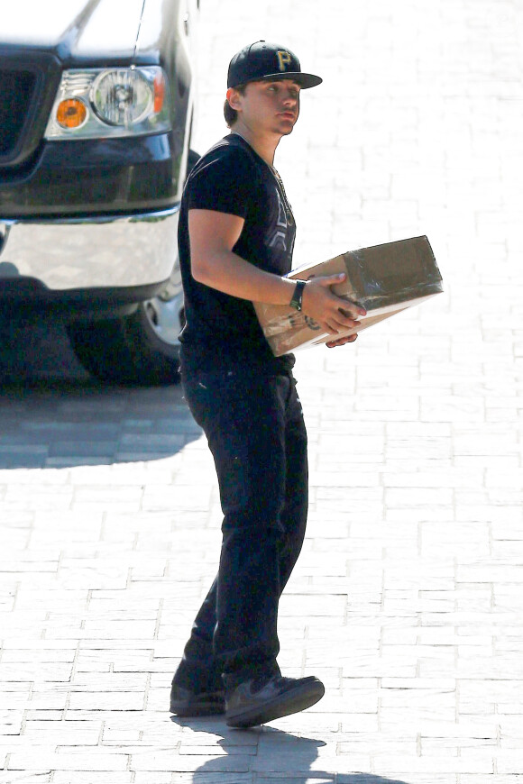Prince Jackson s'est trouvé un petit boulot et livre un colis à Bel Air (Los Angeles), le samedi 7 juin 2014.